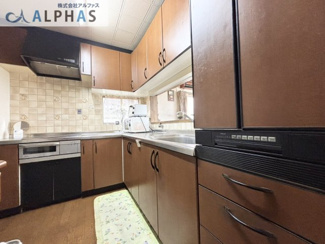 【キッチン】 | 神戸市長田区宮丘町一丁目　一戸建て | L字型キッチン採用で作業効率の良い動線♪