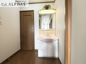 【独立洗面台】 | 神戸市長田区宮丘町一丁目　一戸建て | 2階に洗面台と洗浄便座付きトイレがあります♪