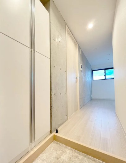 Liberte板橋本町の玄関