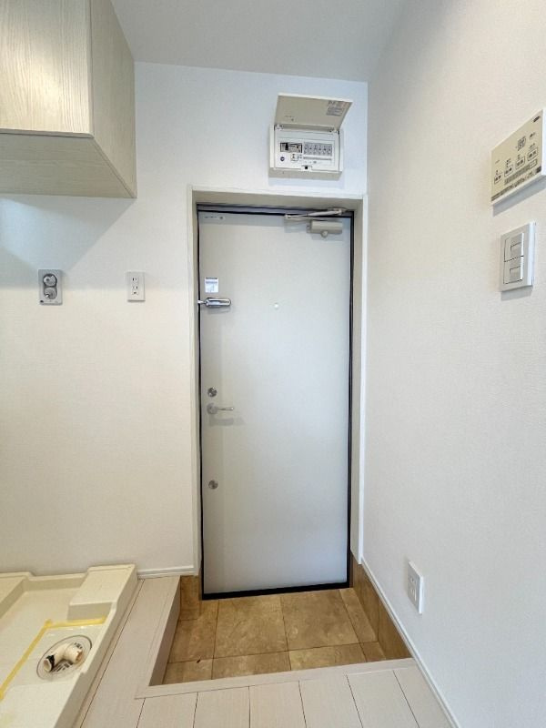 キャメル妙典の玄関