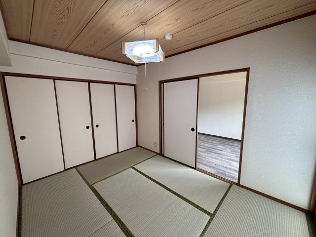 北園パークマンションの和室|和室6帖（写真は105号室のものです）