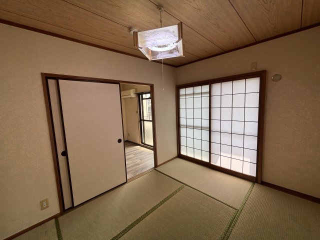 北園パークマンションの和室|和室6帖（写真は105号室のものです）