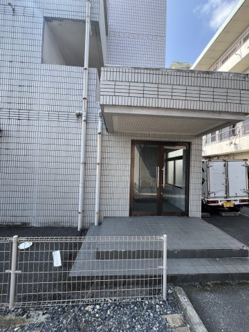 北園パークマンションのエントランス