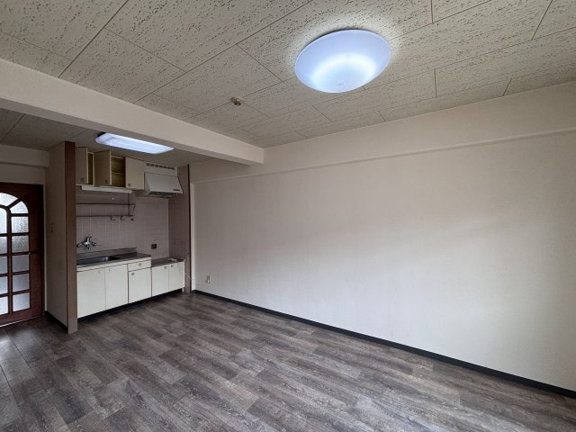 北園パークマンションの居間・リビング|（写真は105号室のものです）