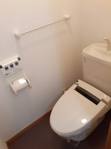 ノーヴァ壱番館のトイレ