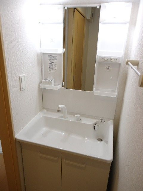 ルピナスＡ　　刈谷市近郊の賃貸はクラスホームの洗面所