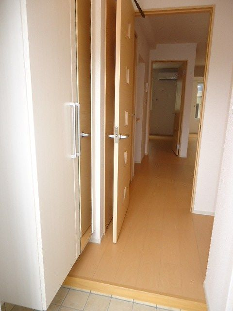 ルピナスＡ　　刈谷市近郊の賃貸はクラスホームの玄関