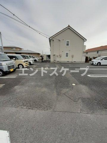 カファーラＣの駐車場|高崎、前橋のお部屋探しはエンドスケープまで！お客様の理想お聞かせ下さい♪