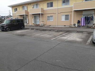 【駐車場】 | ロイヤルエステート神明Ａ