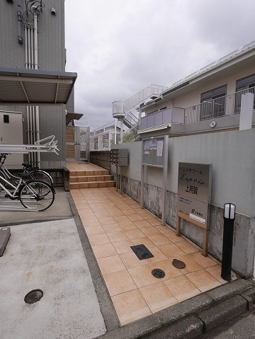 ＥＳＰＯＩＲ上用賀（エスポワーのエントランス