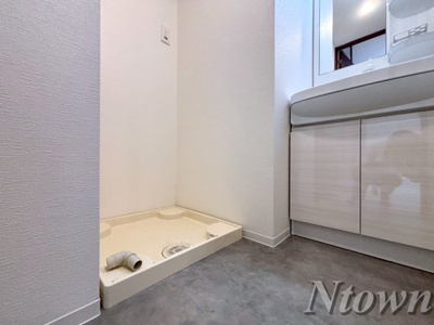 【設備】 | S-RESIDENCE平安通 | 洗濯機置き場です