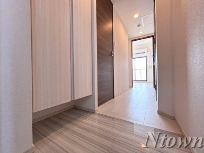 【玄関】 | S-RESIDENCE平安通 | 収納もある玄関です