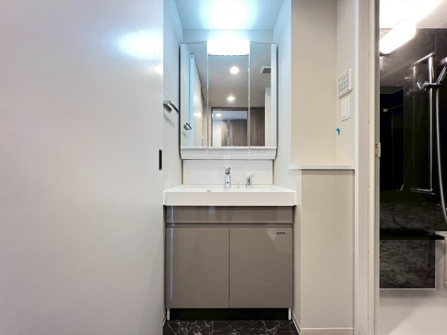 S-RESIDENCE天満橋arの独立洗面台