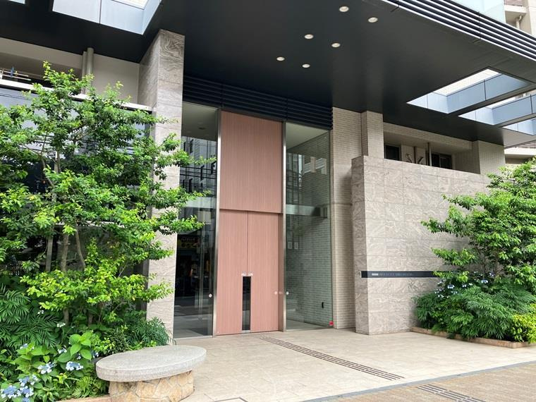 プラウドシティ志木本町センターコートのエントランス