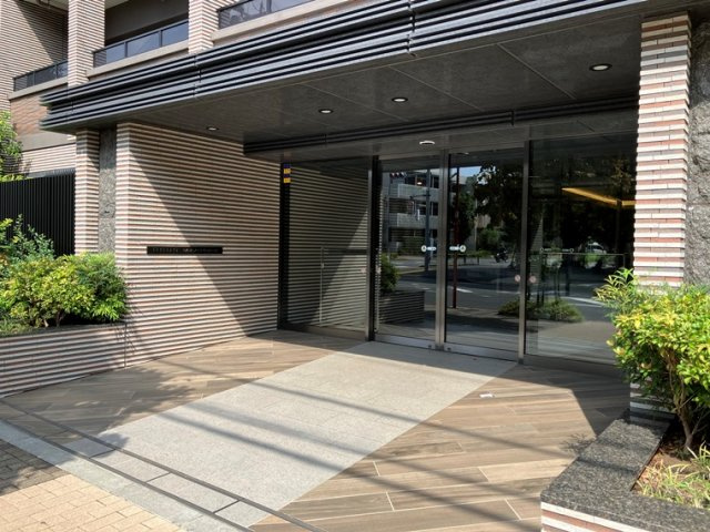 バウス武蔵境のエントランス