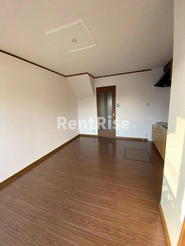 ハイツヤマザキBの居間・リビング