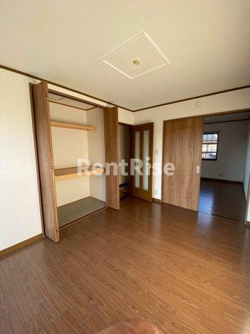 ハイツヤマザキBの居間・リビング