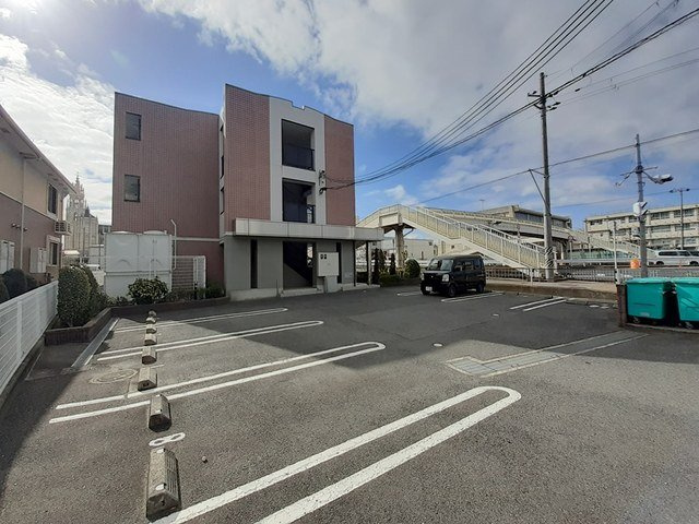 シャン・ド・フルールの駐車場