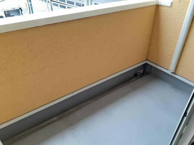 レジデンスイナリＡのバルコニー