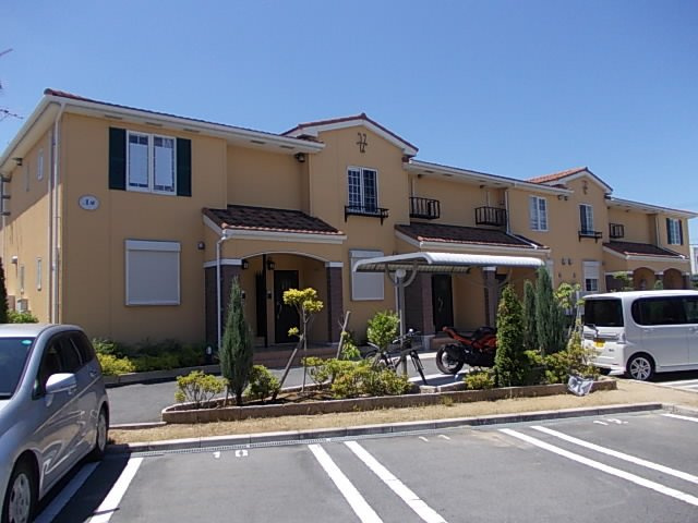 レジデンスイナリＡの外観