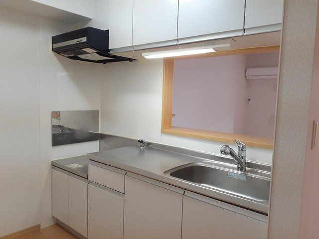 レジデンスイナリＡのキッチン