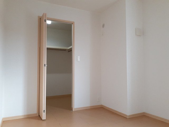 レジデンスイナリＡの収納