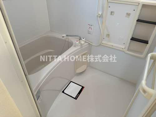 ラフォーレ柏原の浴室|キレイなバスルームで疲れもなくなりますね★