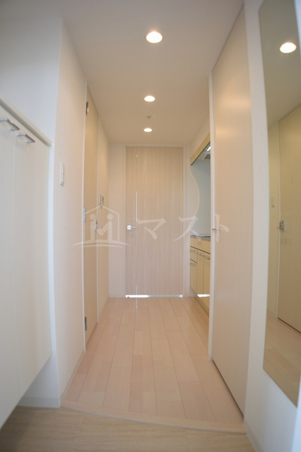 セレニテオズ北巽の玄関|同シリーズのイメージ写真です。