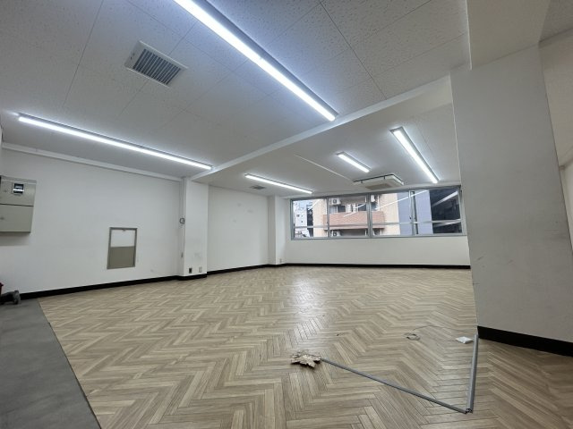 堀内ビルのロビー