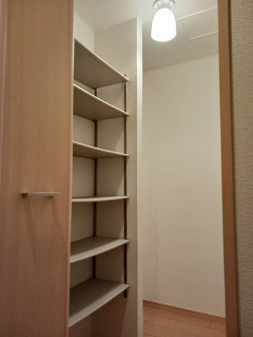 サンハウス志家の収納