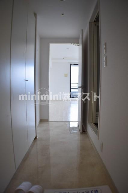 メゾン・ド・ヴィレ大阪城公園前の玄関