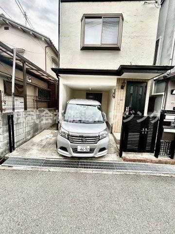 塚脇１丁目一戸建の駐車場