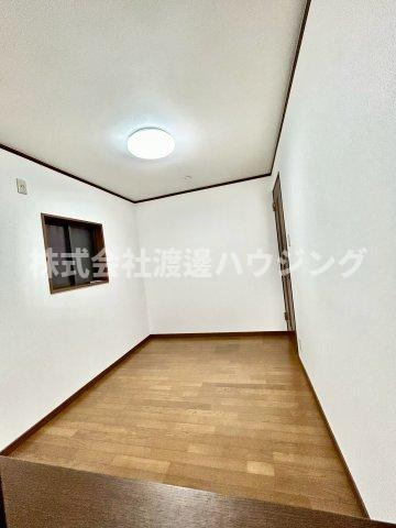 塚脇１丁目一戸建の洋室