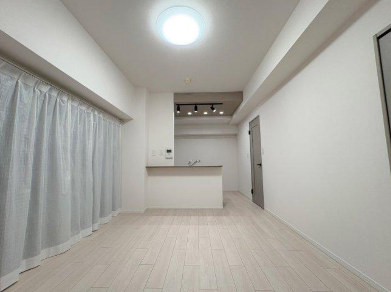 ナイスアーバン志村坂上の居間・リビング|ゆったりとした居間です