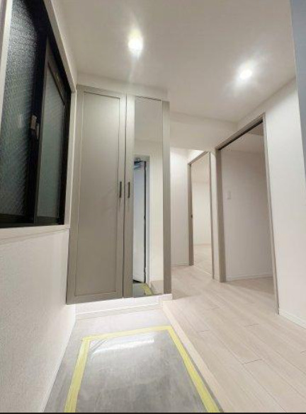 ナイスアーバン志村坂上の玄関|きれいな玄関です