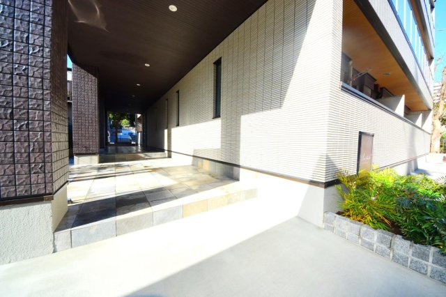 アヴェクトワベーのエントランス