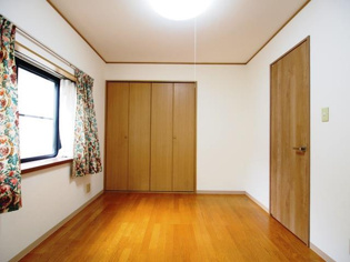 松園町戸建の寝室