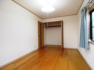 松園町戸建の収納