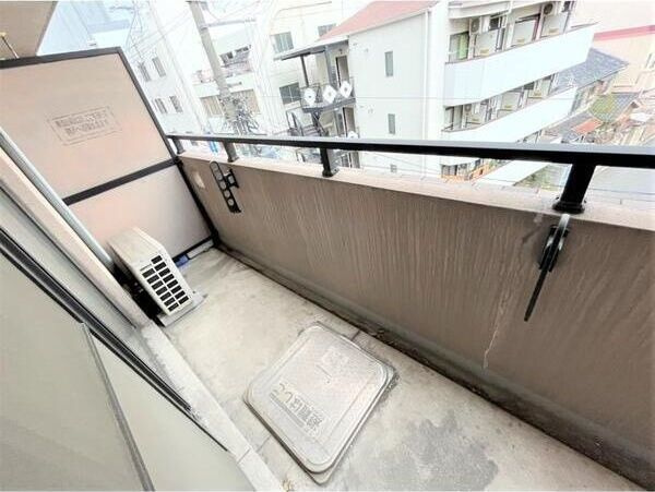 グレイス北河堀のバルコニー