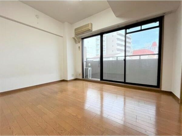 グレイス北河堀の洋室