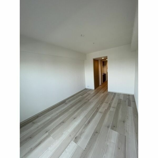 ファステート葵桜通リブレ(S-RESIDENCE葵三丁目)の居間・リビング