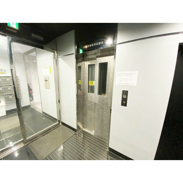 オズレジデンス玉出のロビー