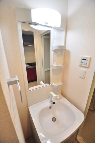 大阪市都島区都島北通１丁目の賃貸マンションの洗面所
