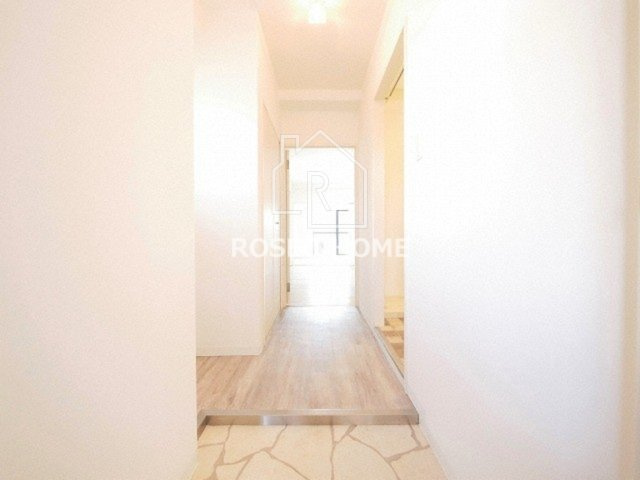 ハピネス上六の玄関|同マンション別部屋：参考写真