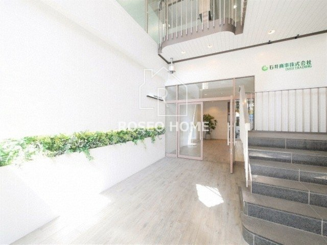 ハピネス上六のエントランス