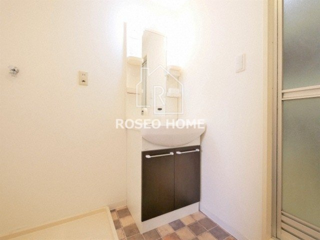 ハピネス上六の洗面所|同マンション別部屋：参考写真