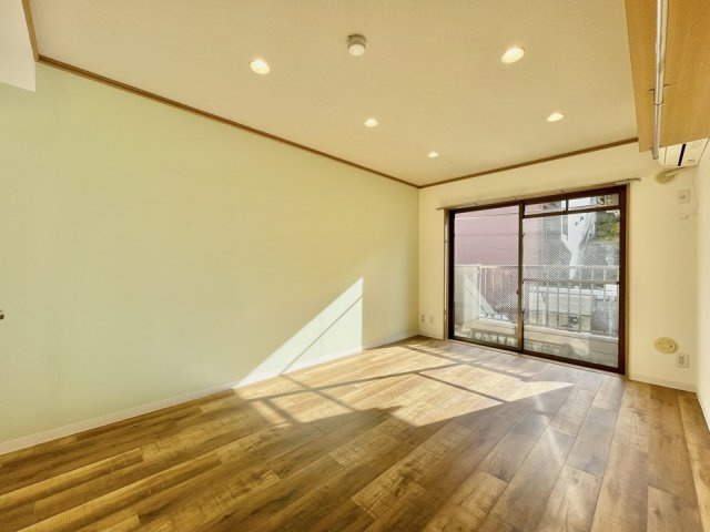 コーポしんしの洋室