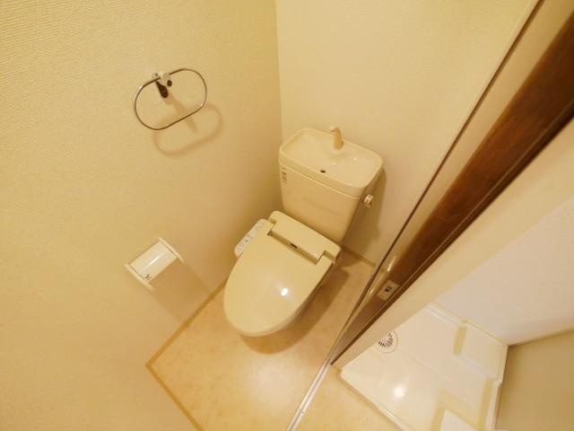 板橋区前野町５丁目の賃貸マンションのトイレ