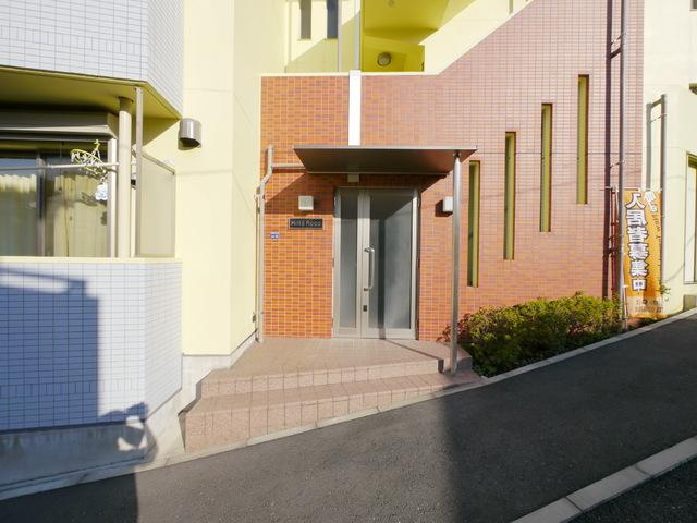 板橋区前野町５丁目の賃貸マンションのエントランス