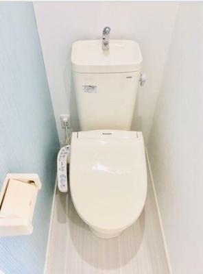 【トイレ】 | ブリリアント大原 | 温水洗浄機能付トイレ（同一仕様写真）